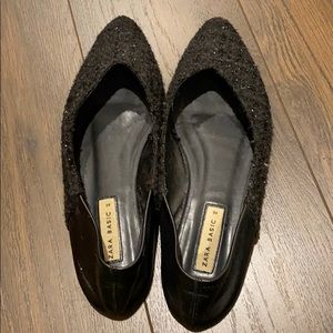NWT black Zara flats! So comfortable! Size 40